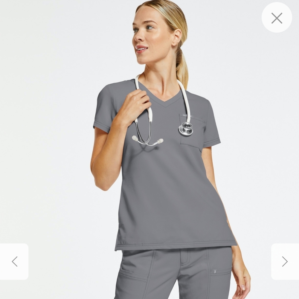 Jaanuu Women's 3-Pocket V-Neck Top
